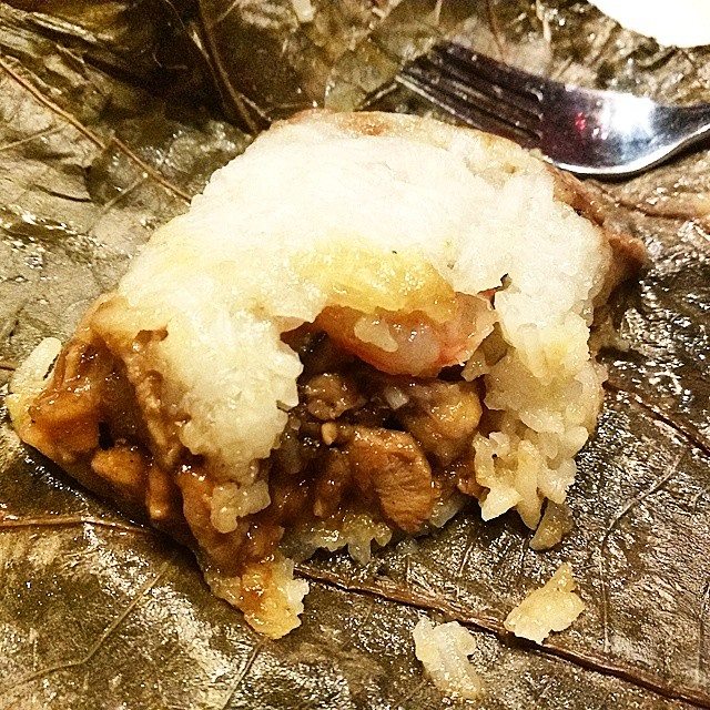 Sticky Rice with Prawn and Chicken in Lotus Leaf